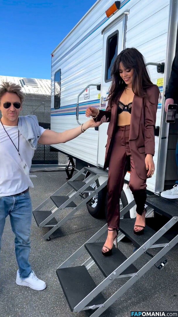 Jenna Ortega / Page / jennaortega Nackt OnlyFans  Geleaktes Foto #376