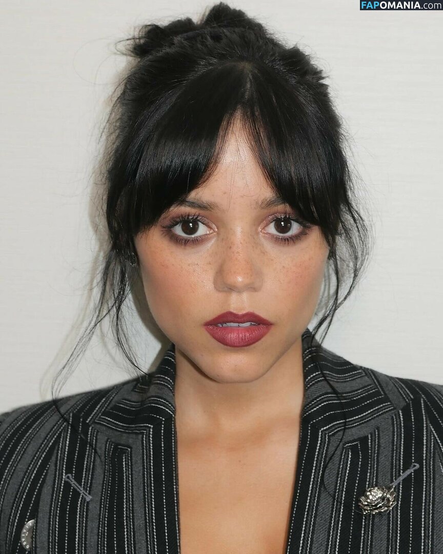 Jenna Ortega / Page / jennaortega Nackt OnlyFans  Geleaktes Foto #1406