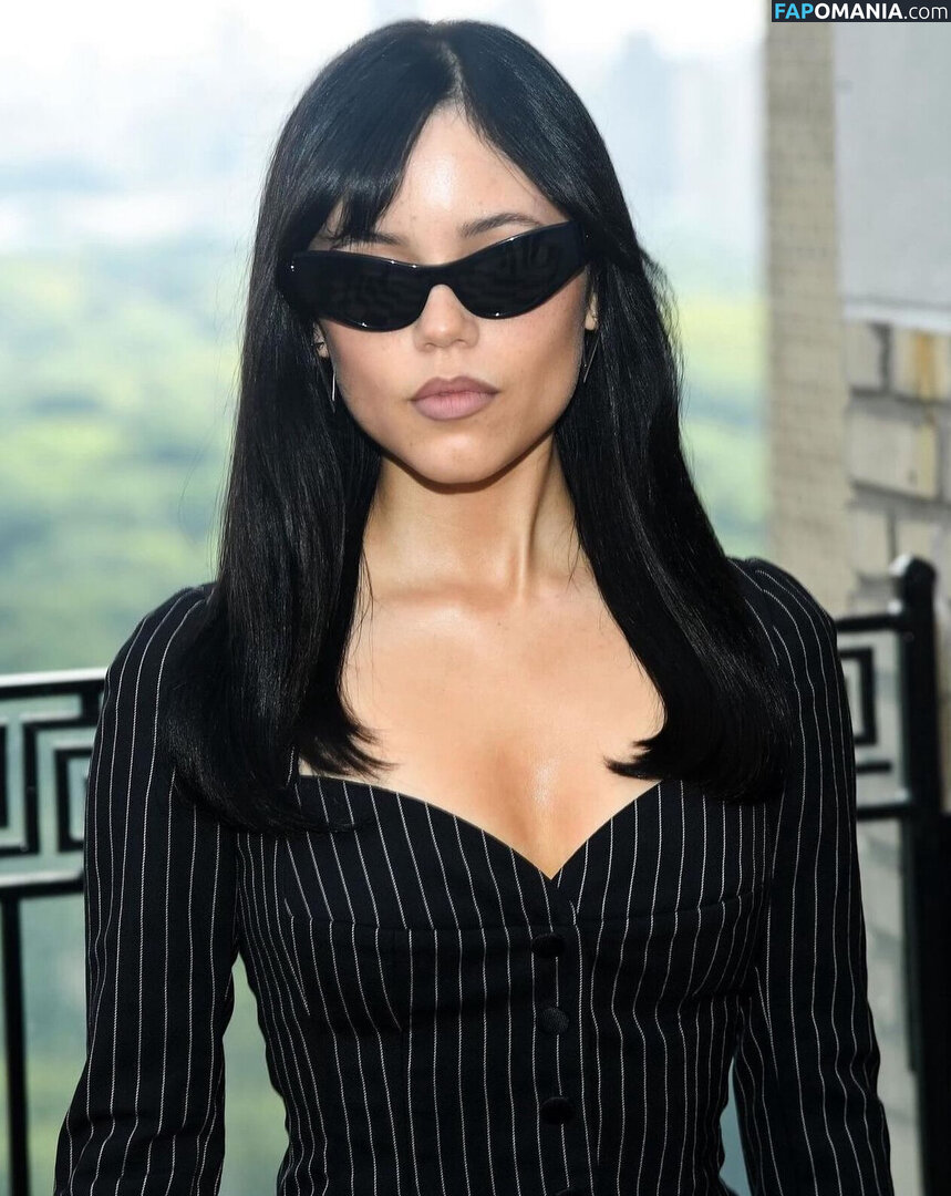 Jenna Ortega / Page / jennaortega Nackt OnlyFans  Geleaktes Foto #1672