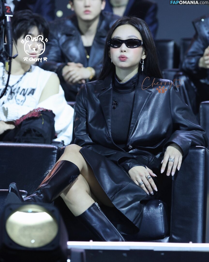 Blackpink / Jennie | BLΛƆKPIИK / jennierubyjane / sheflieshigh Nackt OnlyFans  Geleaktes Foto #480