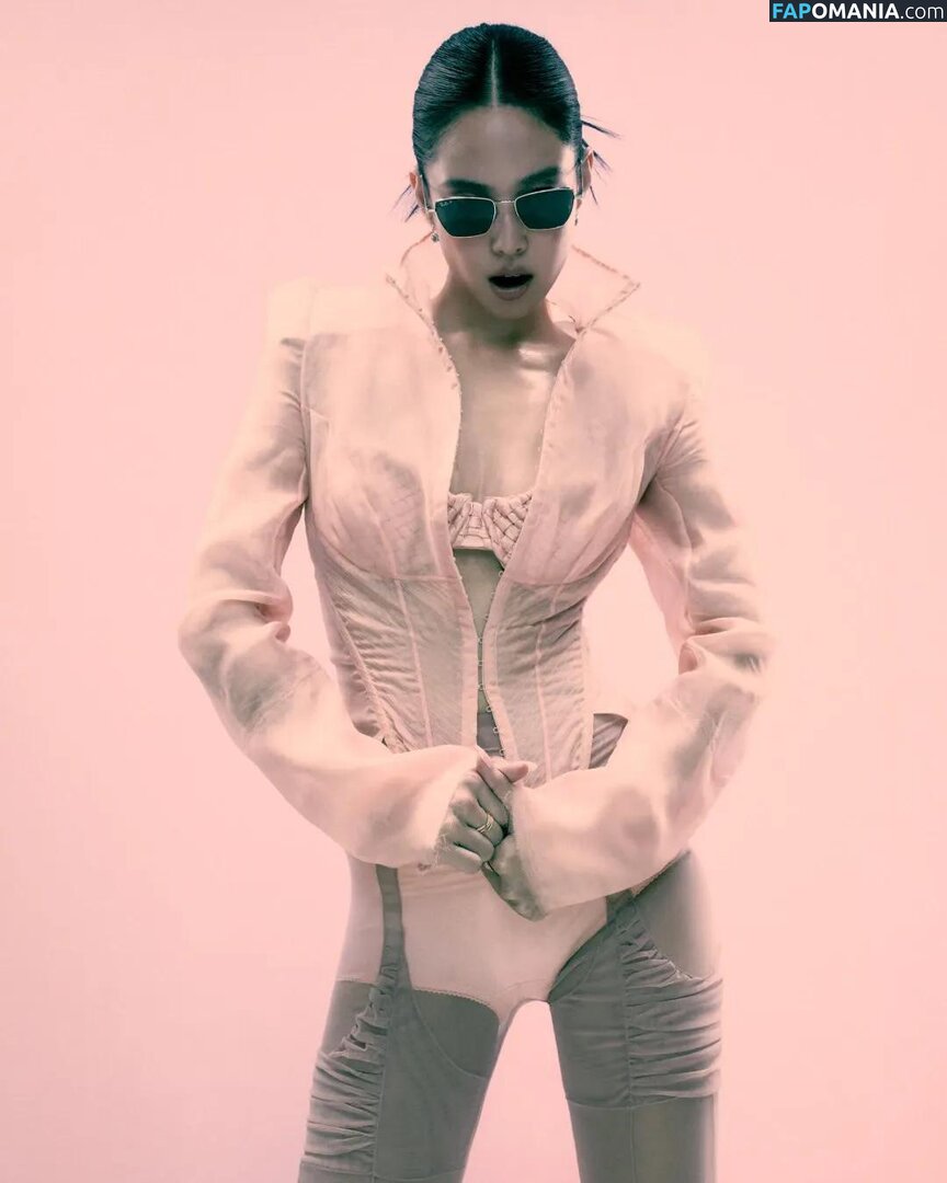 Blackpink / Jennie | BLΛƆKPIИK / jennierubyjane / sheflieshigh Nackt OnlyFans  Geleaktes Foto #511