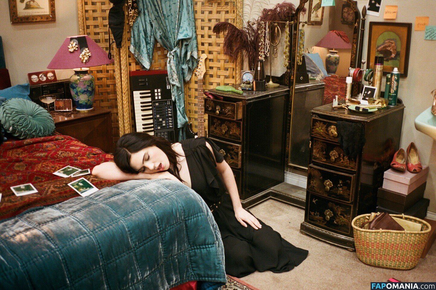 Julia Cumming (Sunflower Bean Singer / Julia Cumming (Sunflower Bean Singer/Bassist) / sunflowerbean Nackt OnlyFans  Geleaktes Foto #6