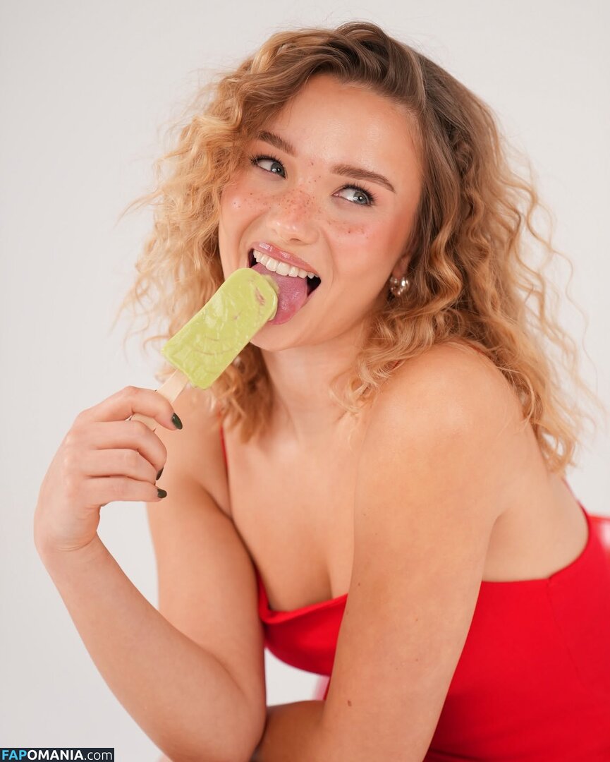 Julia Beautx / Julia Willecke / https: / juliabeautx Nackt OnlyFans  Geleaktes Foto #3