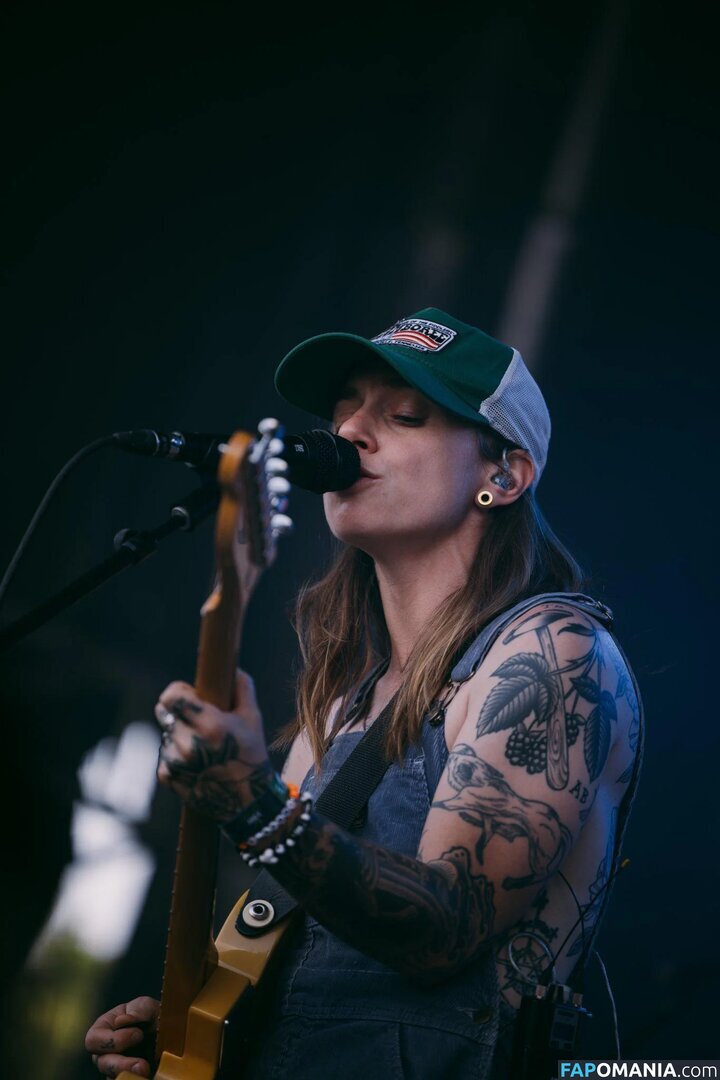 Julien Baker / julienrbaker Nackt OnlyFans  Geleaktes Foto #25