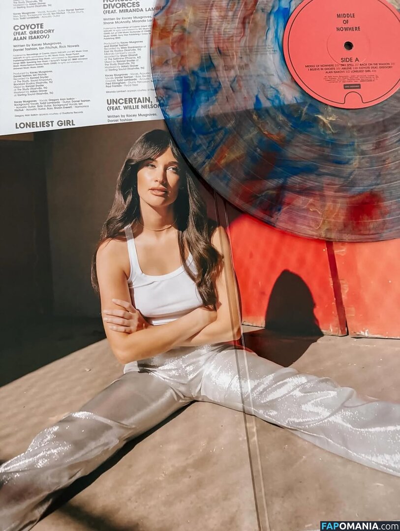 Kacey Musgraves / heavenlyyhazel / spaceykacey Nackt OnlyFans  Geleaktes Foto #14