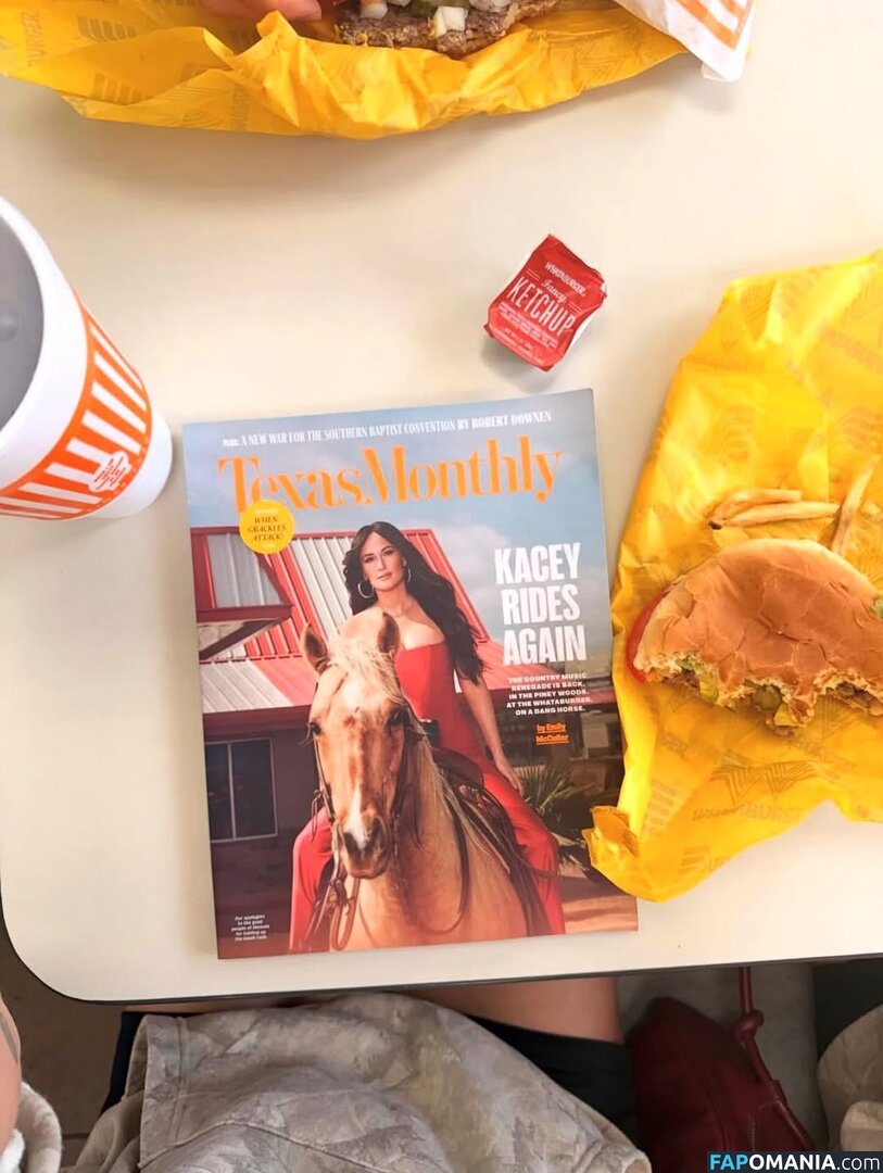 Kacey Musgraves / heavenlyyhazel / spaceykacey Nackt OnlyFans  Geleaktes Foto #17