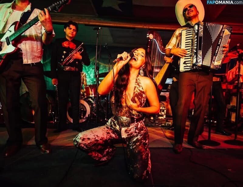 Kacey Musgraves / heavenlyyhazel / spaceykacey Nackt OnlyFans  Geleaktes Foto #33