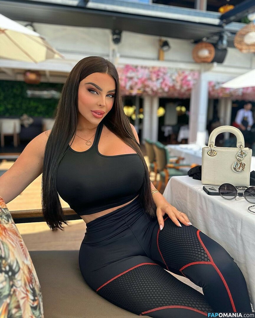 Kahina Sbauty / kahina_sbeauty Nackt OnlyFans  Geleaktes Foto #2