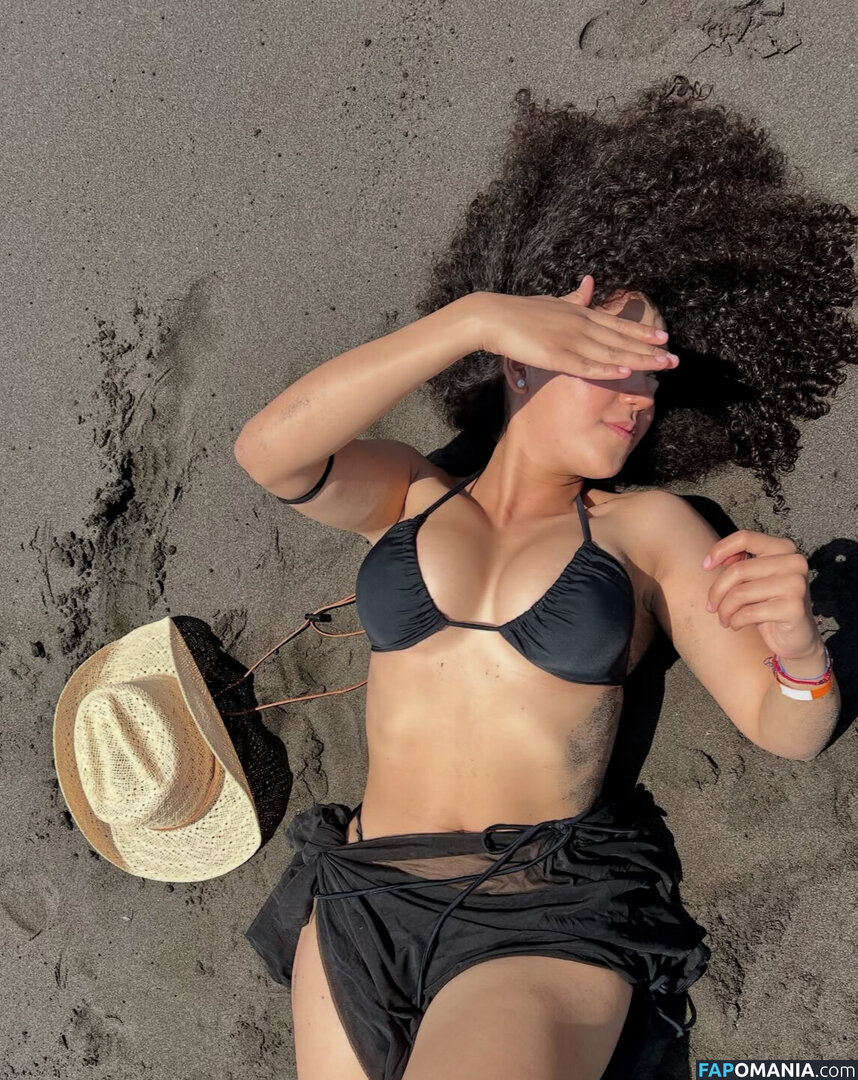 Karla Alessandra / Ksscurl Nackt OnlyFans  Geleaktes Foto #5