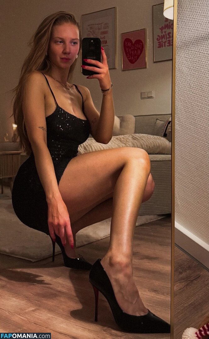 Katha Aomodels / aopremium / kathaaa_ecker Nackt OnlyFans  Geleaktes Foto #1