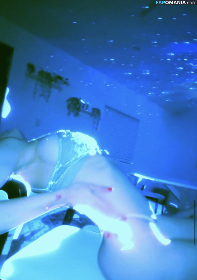 Katie Bell / katiebellofficial / katieeeeebell Nackt OnlyFans  Geleaktes Foto #24