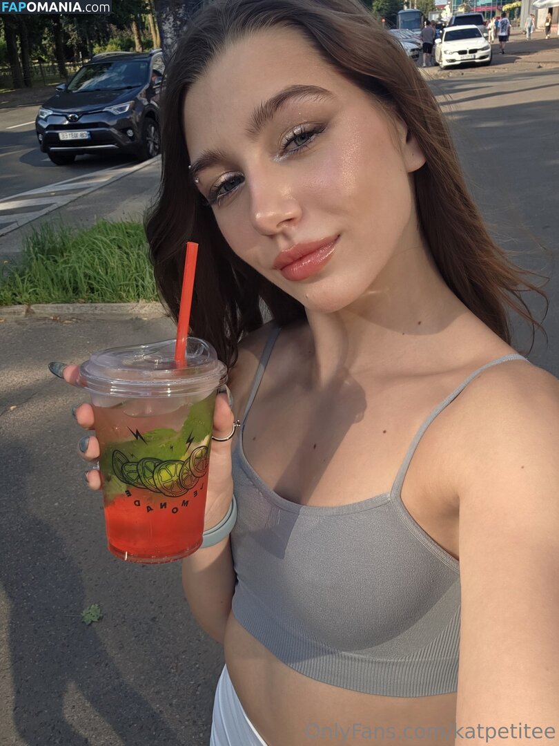 katiepetitte / katpetitee Nackt OnlyFans  Geleaktes Foto #1