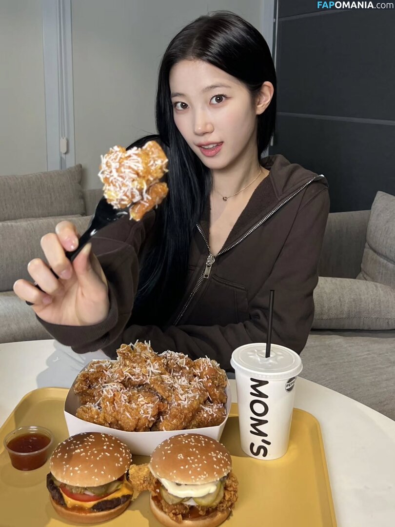 Kazuha Nakamura 中村 一葉 / LESSERAFIM / zuhazana Nackt OnlyFans  Geleaktes Foto #42