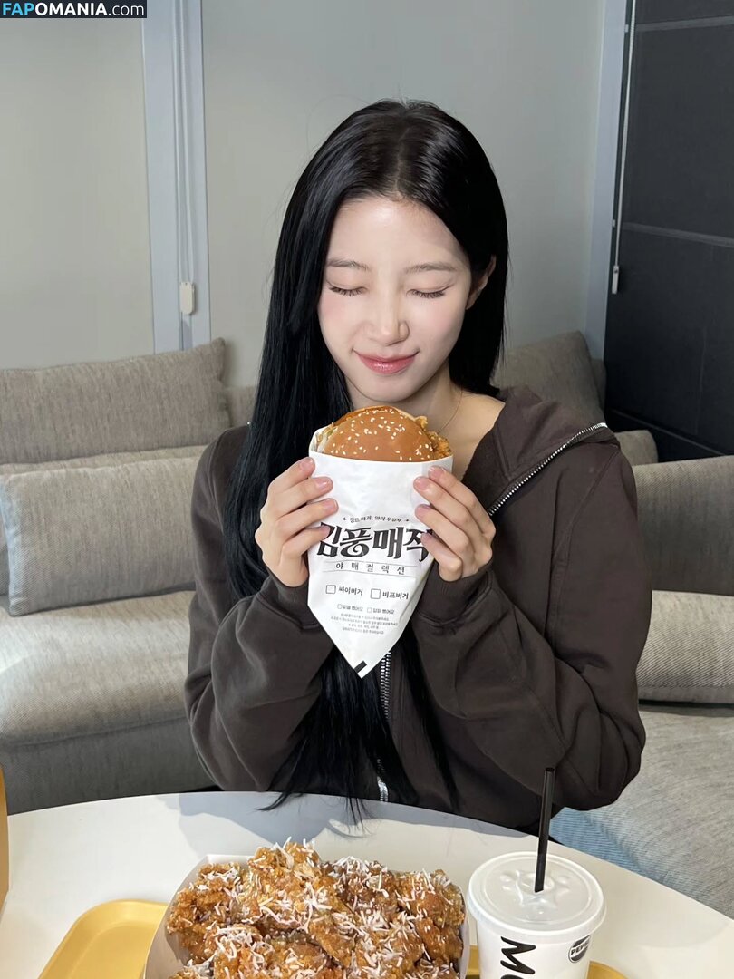 Kazuha Nakamura 中村 一葉 / LESSERAFIM / zuhazana Nackt OnlyFans  Geleaktes Foto #44