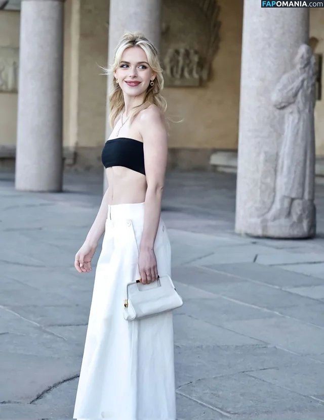 AdventuresSabrina / Kiernan Shipka / kiernanshipka Nackt OnlyFans  Geleaktes Foto #92