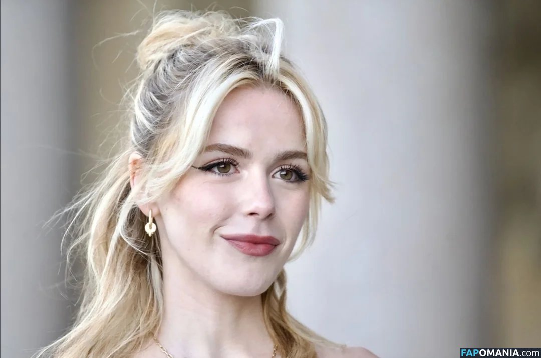 AdventuresSabrina / Kiernan Shipka / kiernanshipka Nackt OnlyFans  Geleaktes Foto #96