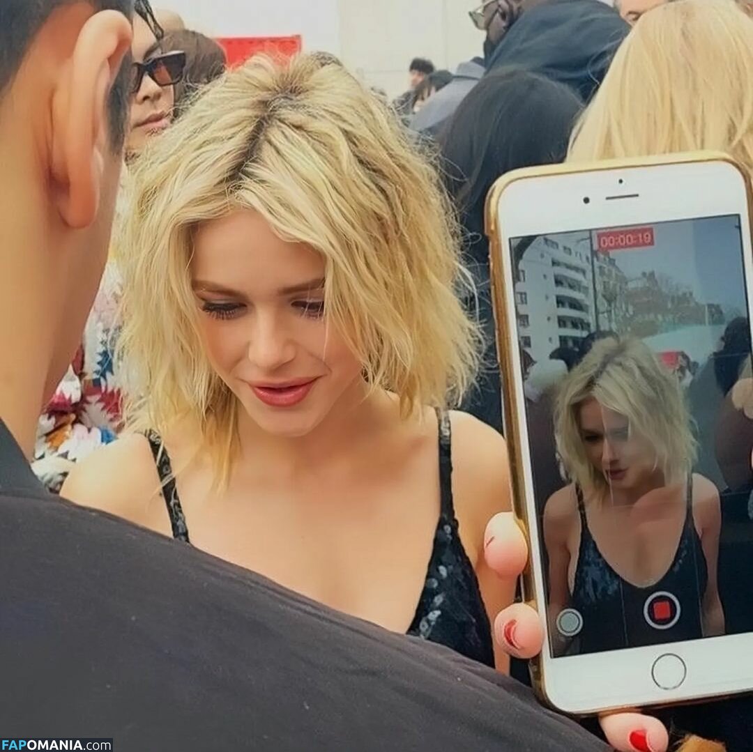 AdventuresSabrina / Kiernan Shipka / kiernanshipka Nackt OnlyFans  Geleaktes Foto #496