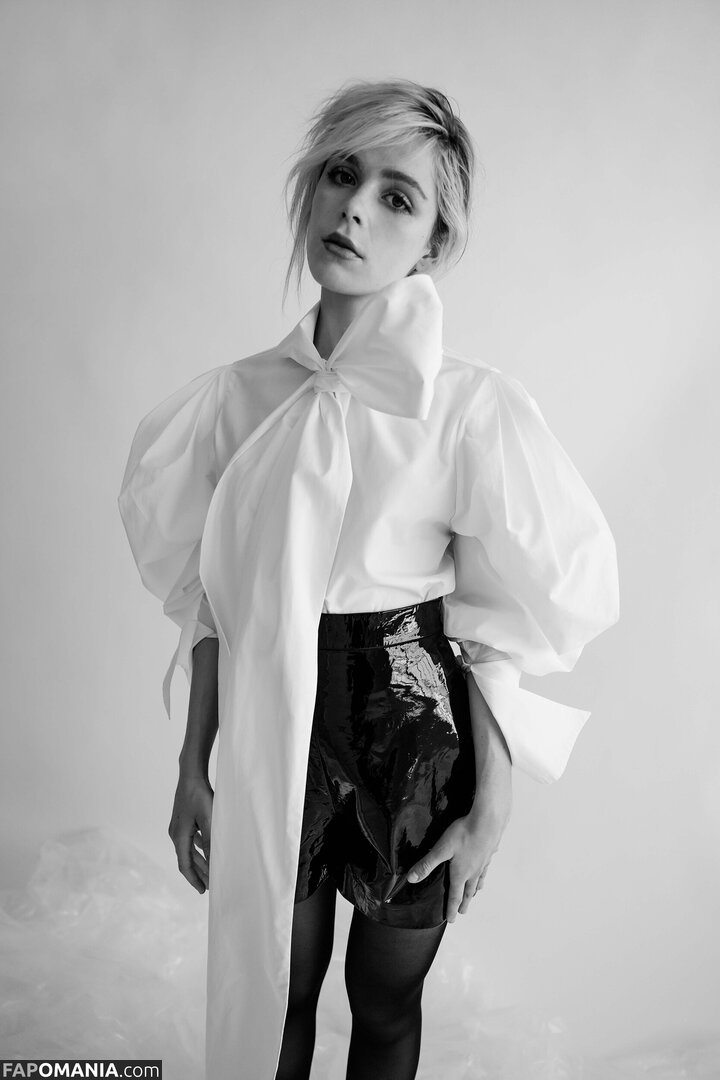 AdventuresSabrina / Kiernan Shipka / kiernanshipka Nackt OnlyFans  Geleaktes Foto #1534