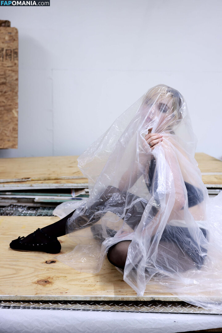 AdventuresSabrina / Kiernan Shipka / kiernanshipka Nackt OnlyFans  Geleaktes Foto #1540