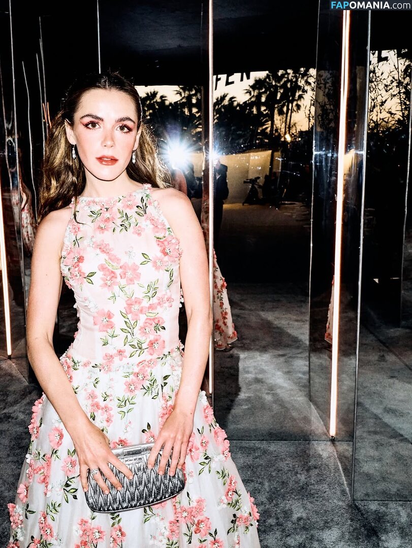AdventuresSabrina / Kiernan Shipka / kiernanshipka Nackt OnlyFans  Geleaktes Foto #1563