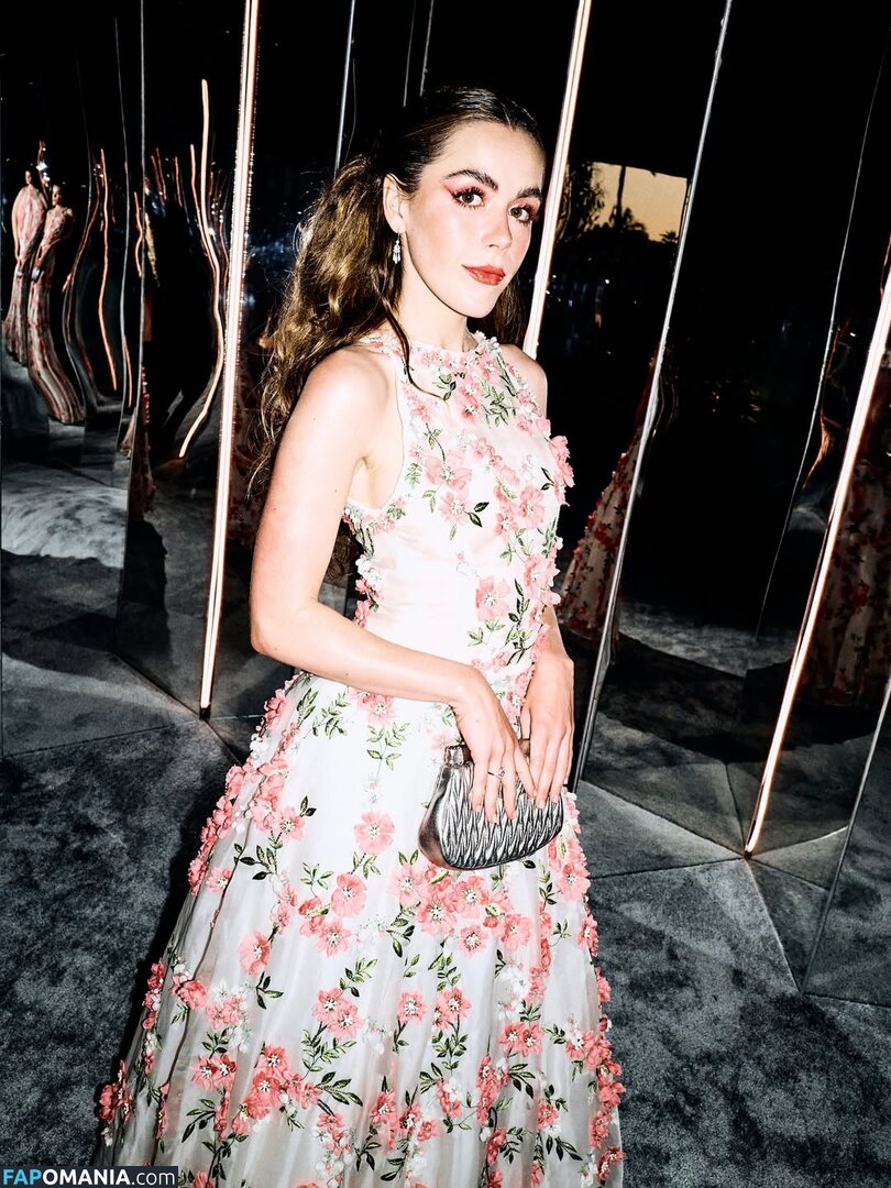 AdventuresSabrina / Kiernan Shipka / kiernanshipka Nackt OnlyFans  Geleaktes Foto #1564