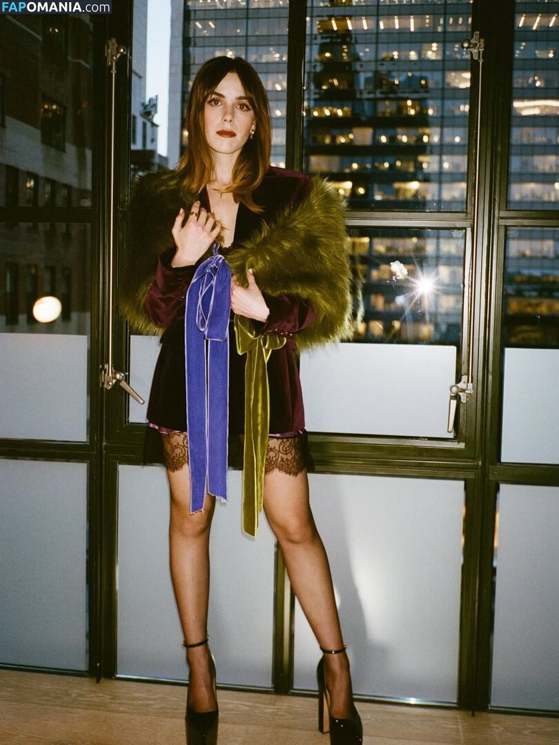 AdventuresSabrina / Kiernan Shipka / kiernanshipka Nackt OnlyFans  Geleaktes Foto #1567