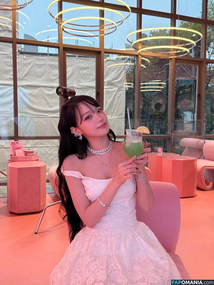 Kim Chaewon / _chaechae_1 / 김채원 Le Sserafim Nackt OnlyFans  Geleaktes Foto #42