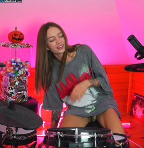 Kriss Drummer / Kristina Rybalchenko / kriss_drummer Nackt OnlyFans  Geleaktes Foto #2