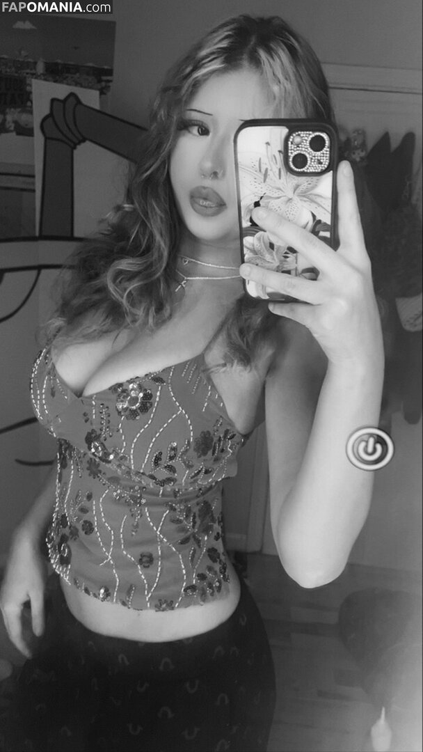 kttygrrlz / lvrrzu / mastershakelvrz Nackt OnlyFans  Geleaktes Foto #1