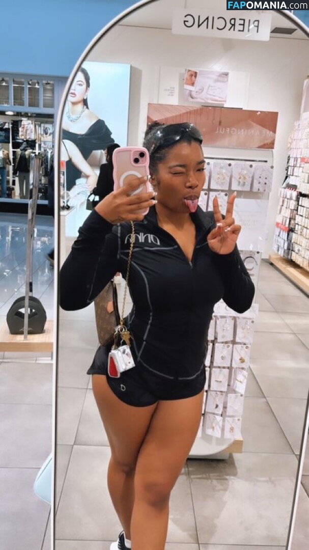 Kyylareneee / kurlykyy / kurrlyyy / kyylarenee Nackt OnlyFans  Geleaktes Foto #8