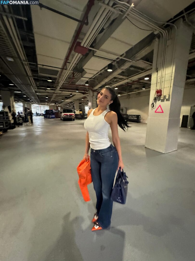 Kylie Jenner / https: / kyliejenner / kyliejenner.2 Nackt OnlyFans  Geleaktes Foto #85