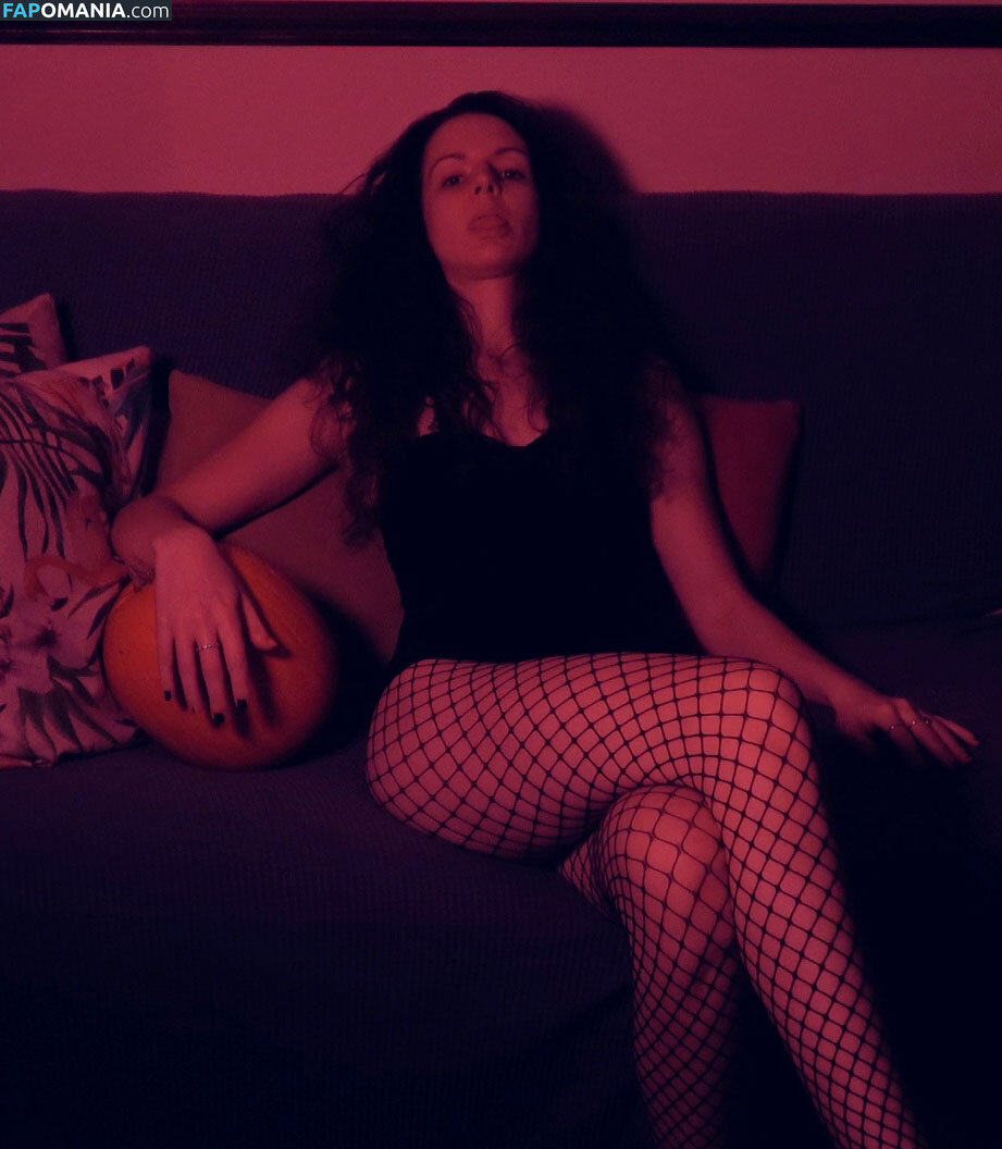 ASMR Attack / Lady ASMR / ladyasmr / sarahchubs Nackt OnlyFans  Geleaktes Foto #15