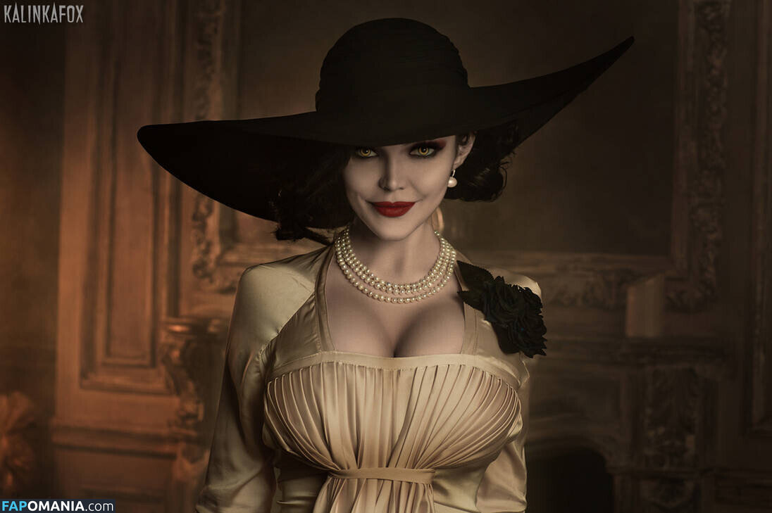 Alcina Dimitrescu and Bela Dimitrescu / Cassandra Dimitrescu / Daniela Dimitrescu / Lady Dimitrescu / ladydumitrescu Nackt OnlyFans  Geleaktes Foto #1