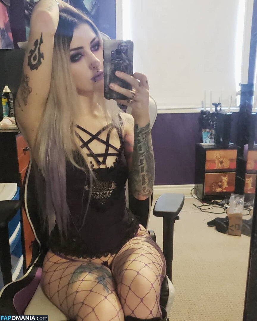 ladysurvival / ladysurvivalwow / onlyfungi Nackt OnlyFans  Geleaktes Foto #2