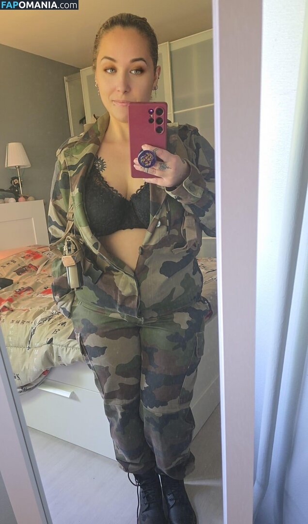 lariarussell / ryanfirst1 Nackt OnlyFans  Geleaktes Foto #11