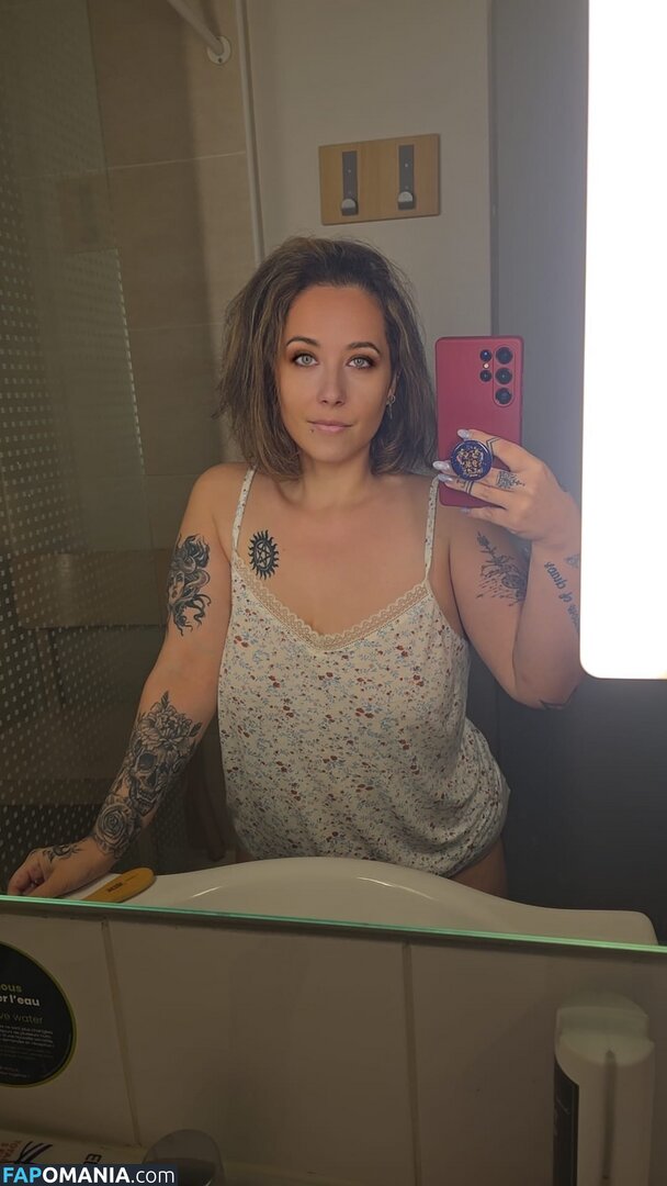 lariarussell / ryanfirst1 Nackt OnlyFans  Geleaktes Foto #13