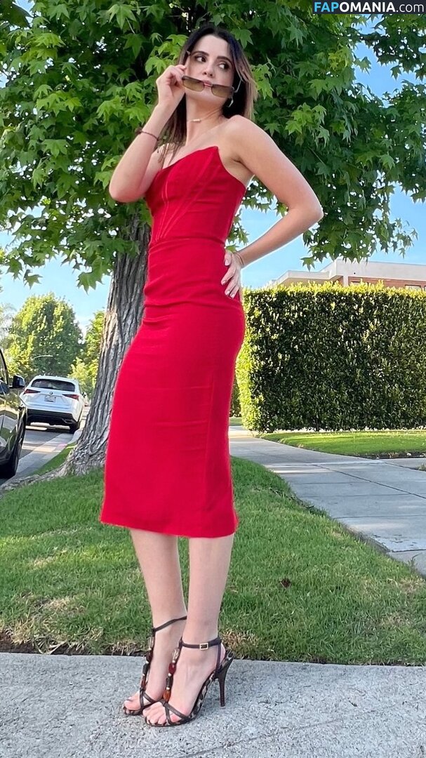 Laura Marano / lauramarano Nackt OnlyFans  Geleaktes Foto #61
