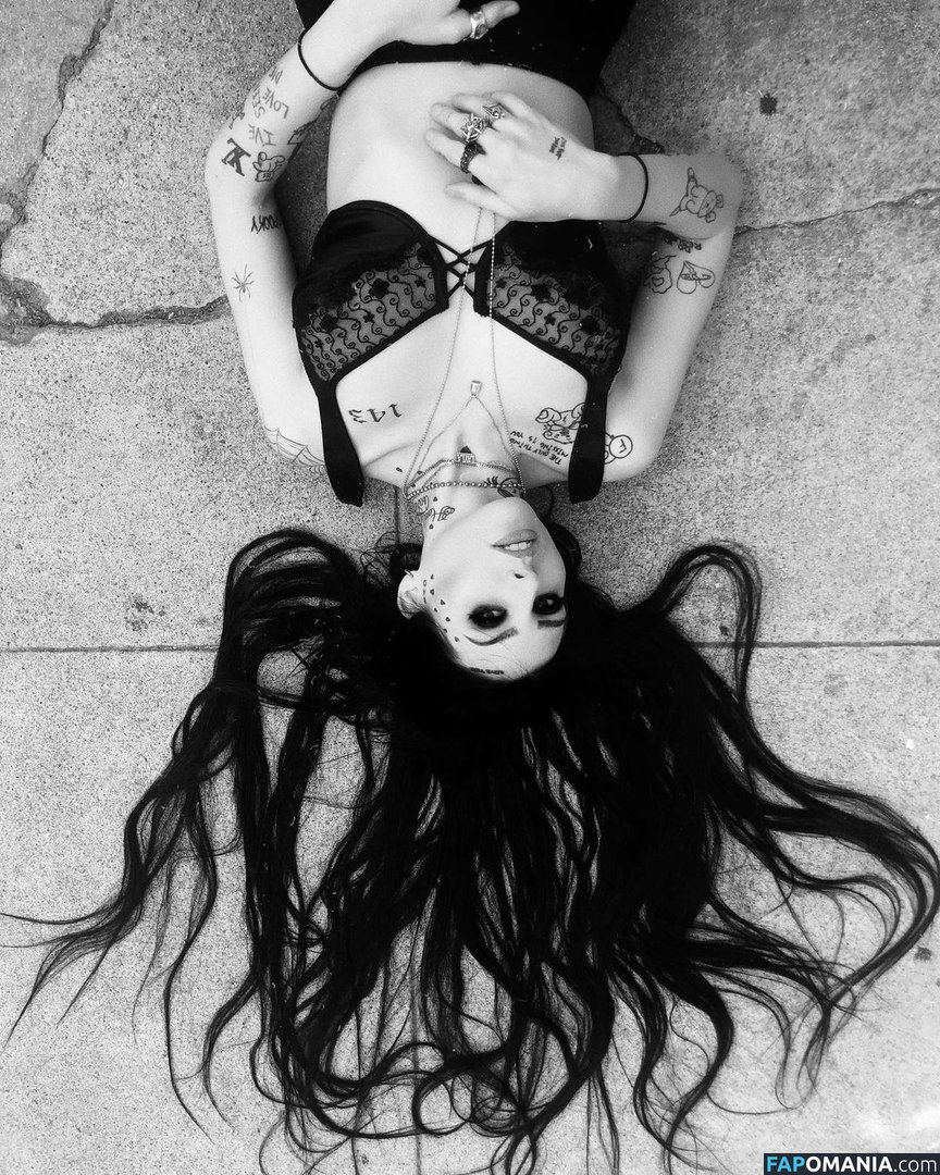 Layla Shapiro / Toopoor Nackt OnlyFans  Geleaktes Foto #2
