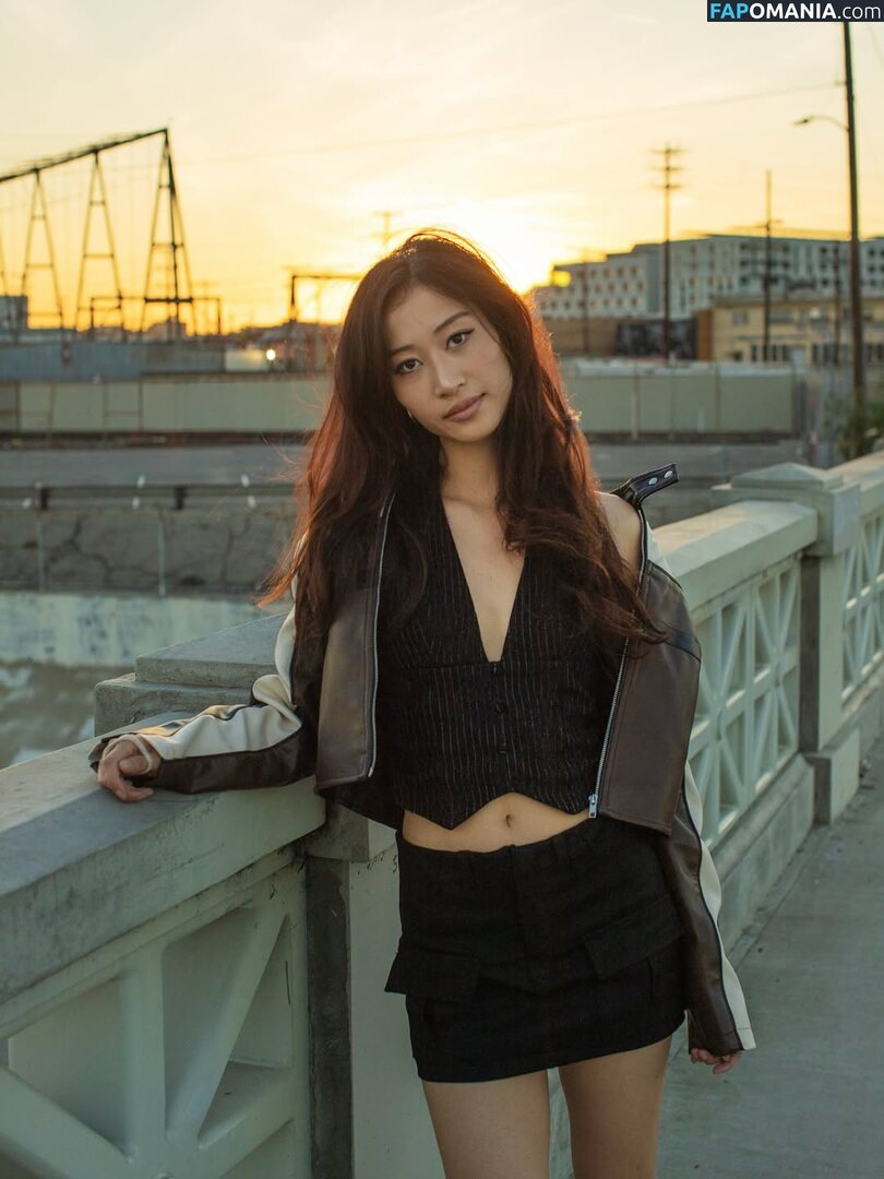 Famous Asian tiktoker / Leenda Dong / leendadong / leendaphotodumps Nackt OnlyFans  Geleaktes Foto #1