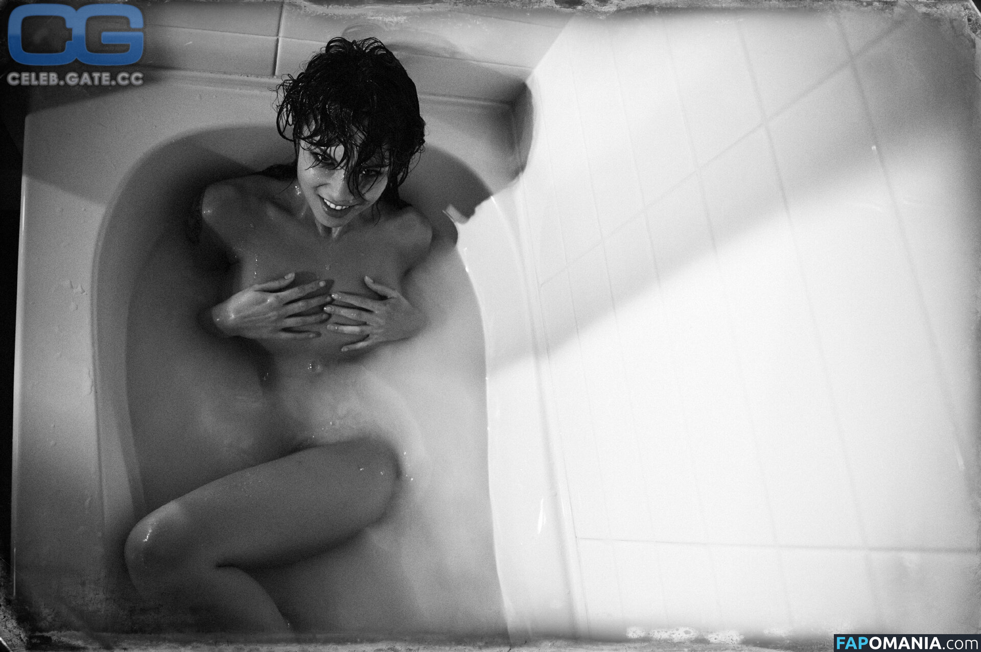 Lexa Doig Nackt OnlyFans  Geleaktes Foto #7