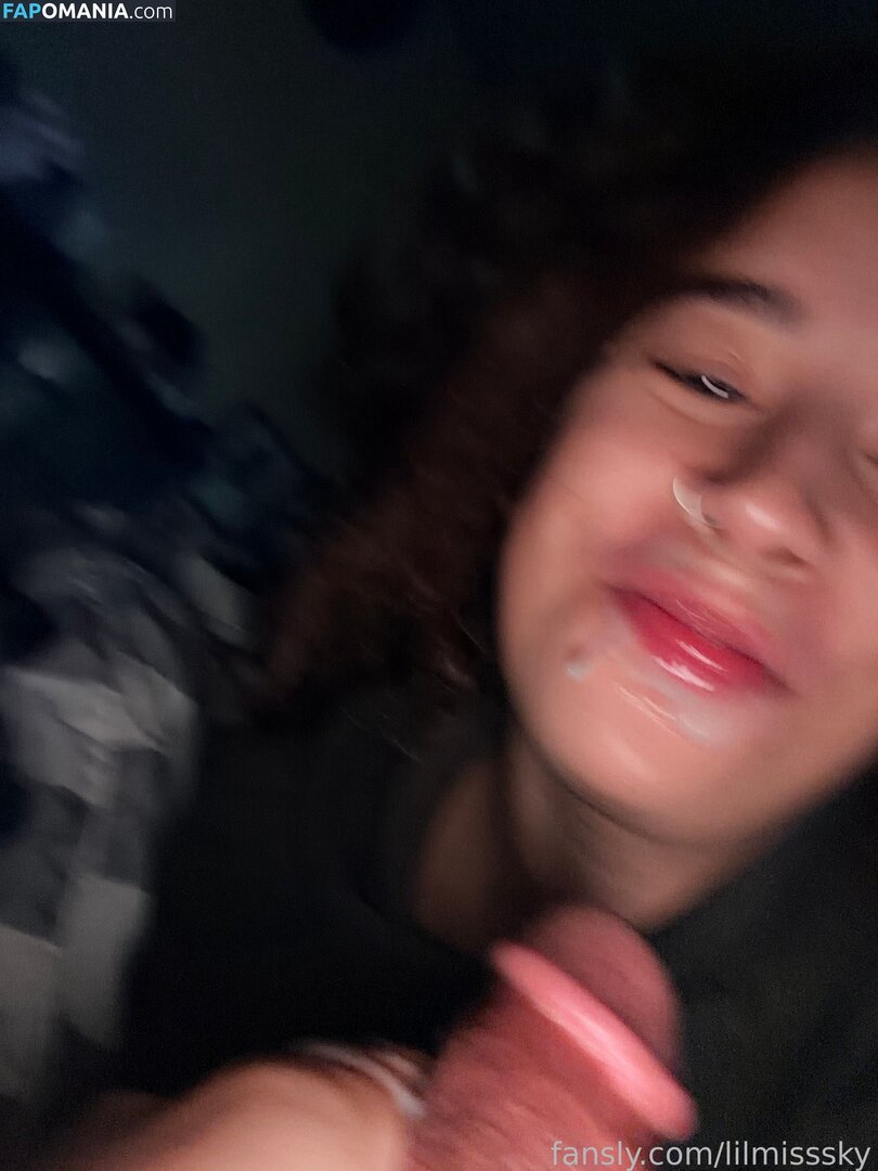 Lilmisssky / knd_sky Nackt OnlyFans  Geleaktes Foto #4