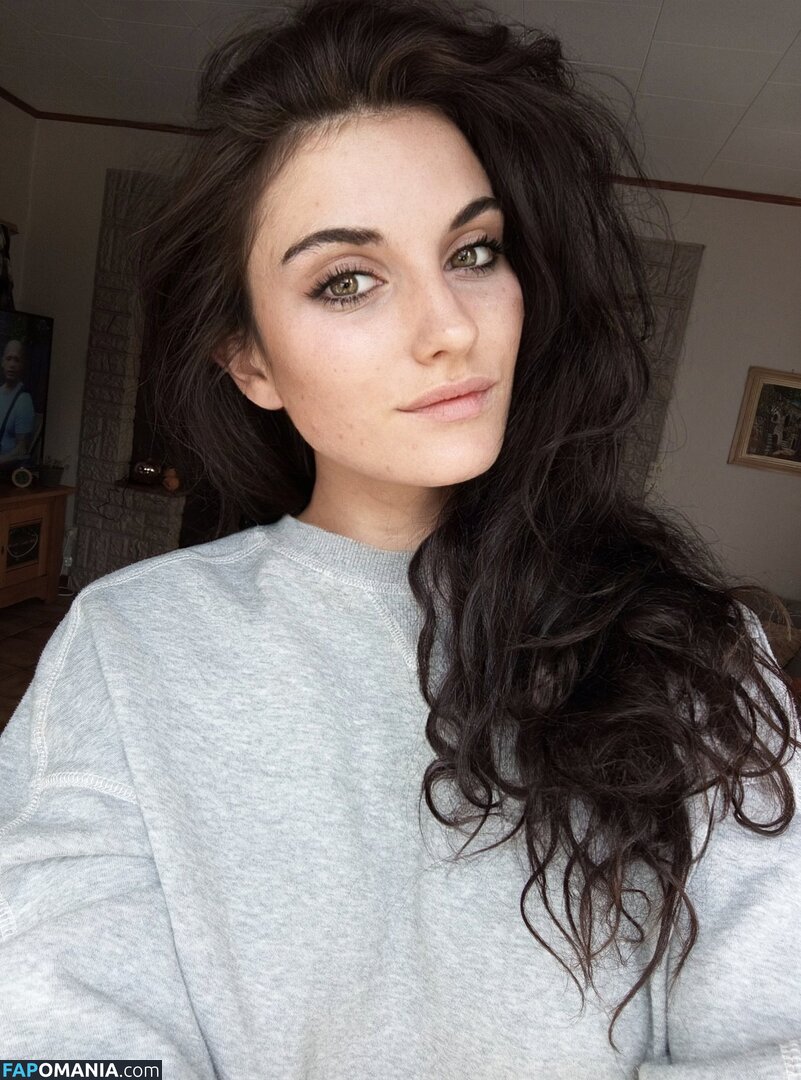 lilouveee Nackt OnlyFans  Geleaktes Foto #1