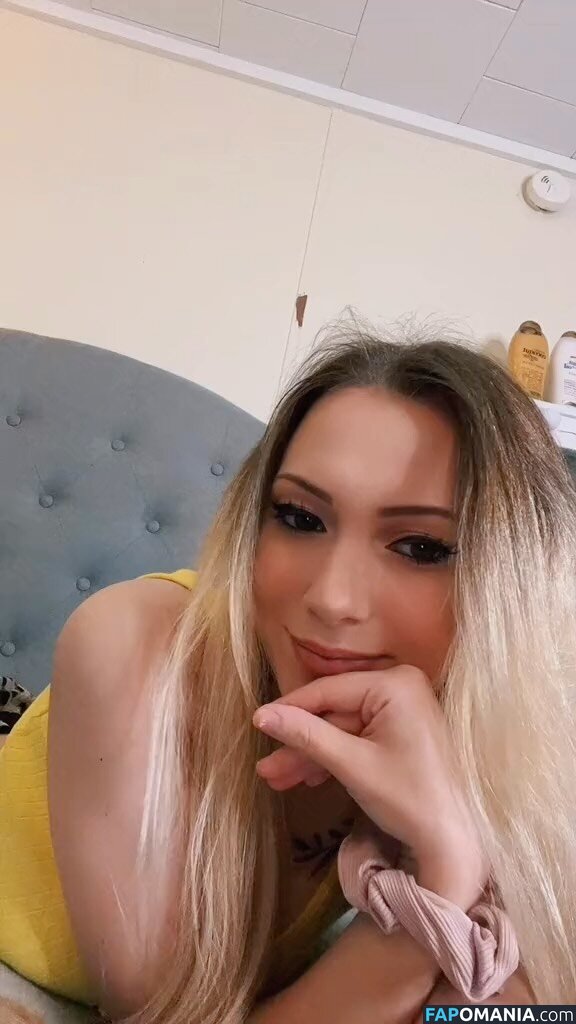 Little Momma / Littleemommaa21 / littlee.mommaa23 / littleemommaa23 Nackt OnlyFans  Geleaktes Foto #7
