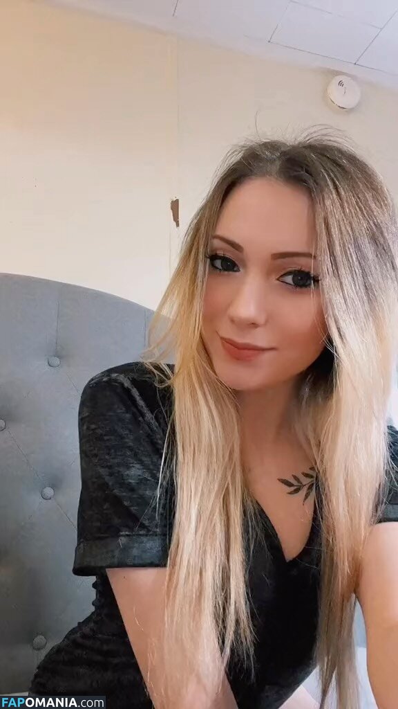 Little Momma / Littleemommaa21 / littlee.mommaa23 / littleemommaa23 Nackt OnlyFans  Geleaktes Foto #9