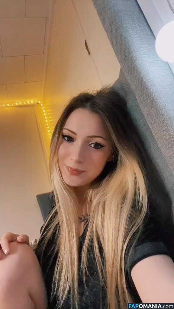 Little Momma / Littleemommaa21 / littlee.mommaa23 / littleemommaa23 Nackt OnlyFans  Geleaktes Foto #11