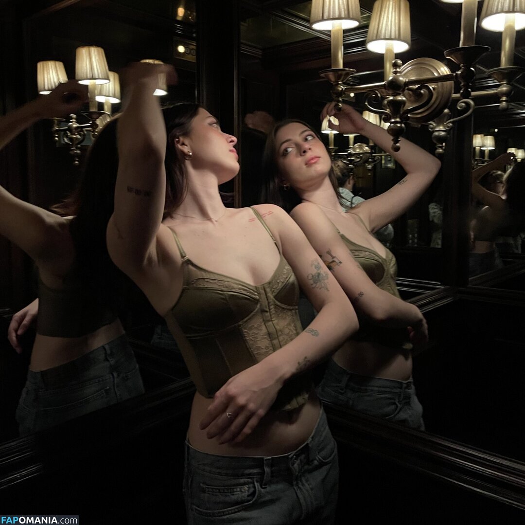 Lizzy McAlpine / jesus_yo / lizzymcalpine Nackt OnlyFans  Geleaktes Foto #20