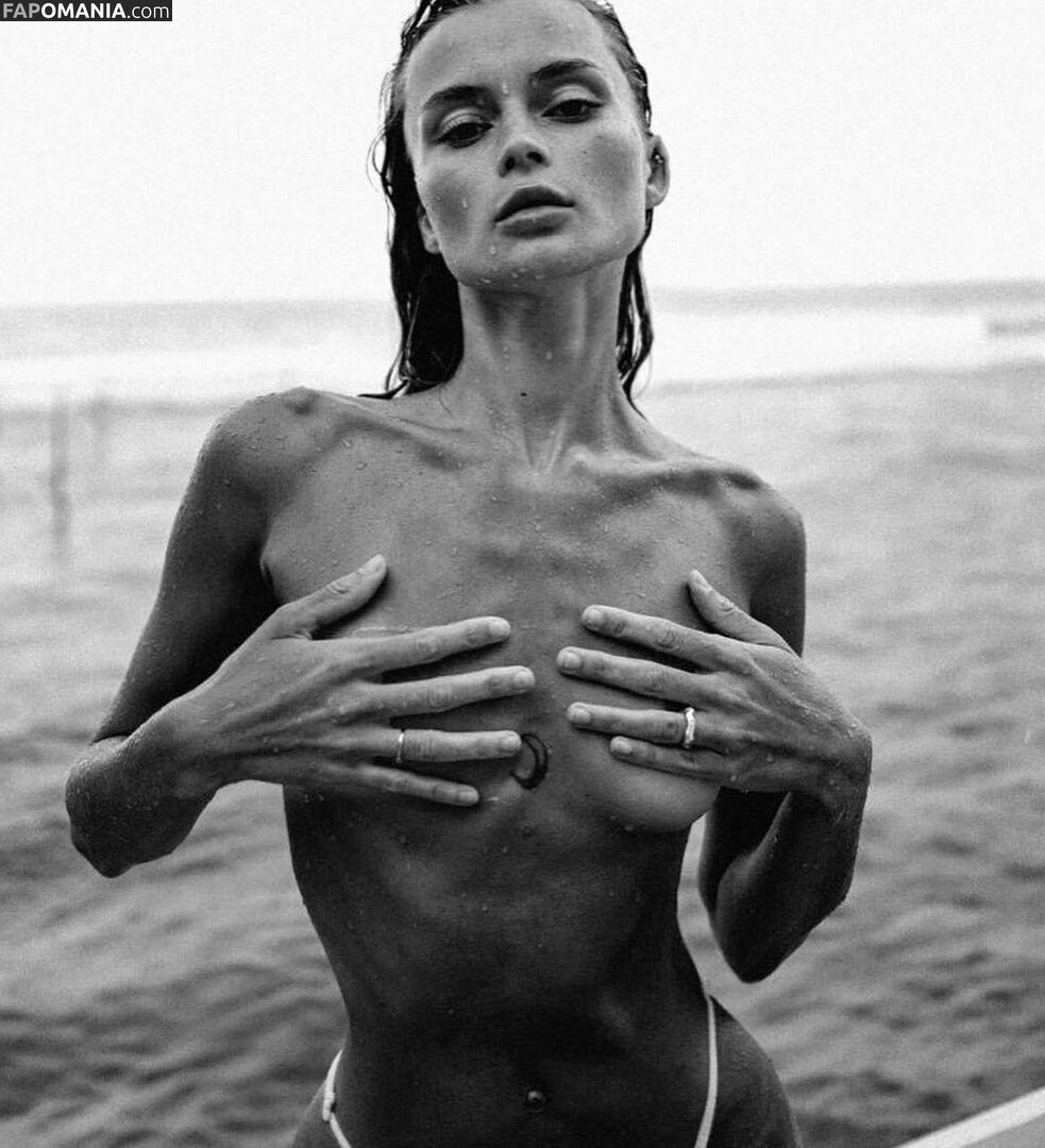 Lola Dikova / loladikovaa Nackt OnlyFans  Geleaktes Foto #3
