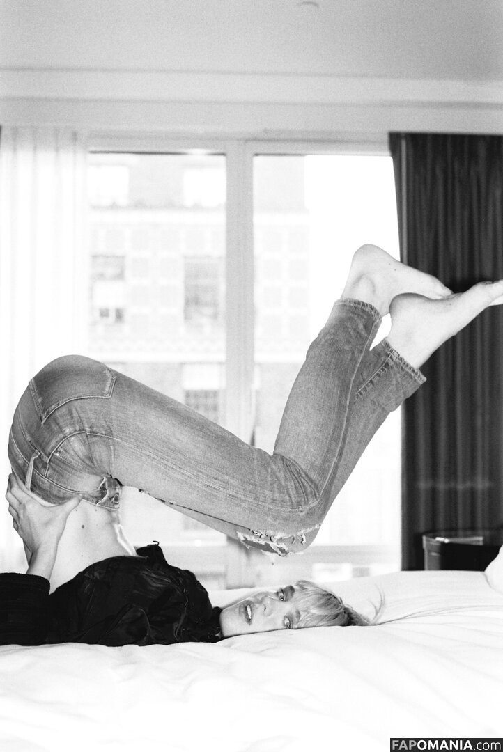 Mackenzie Davis Nackt OnlyFans  Geleaktes Foto #8