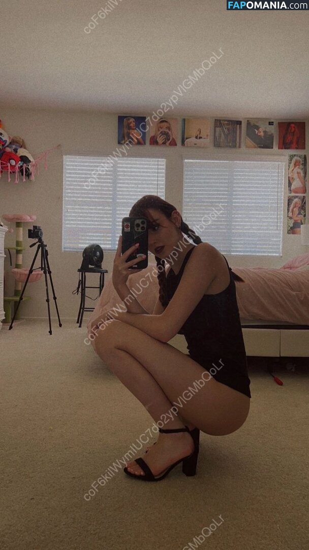 Magazine.rooster / Maggie Roscher Nackt OnlyFans  Geleaktes Foto #17