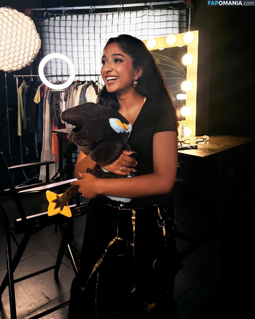 Maitreyi Ramakrishnan / maitreyiramakrishnan / ramakrishnannn Nackt OnlyFans  Geleaktes Foto #3